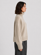 Women’s Oversized Turtleneck Sweater with Long Sleeves
