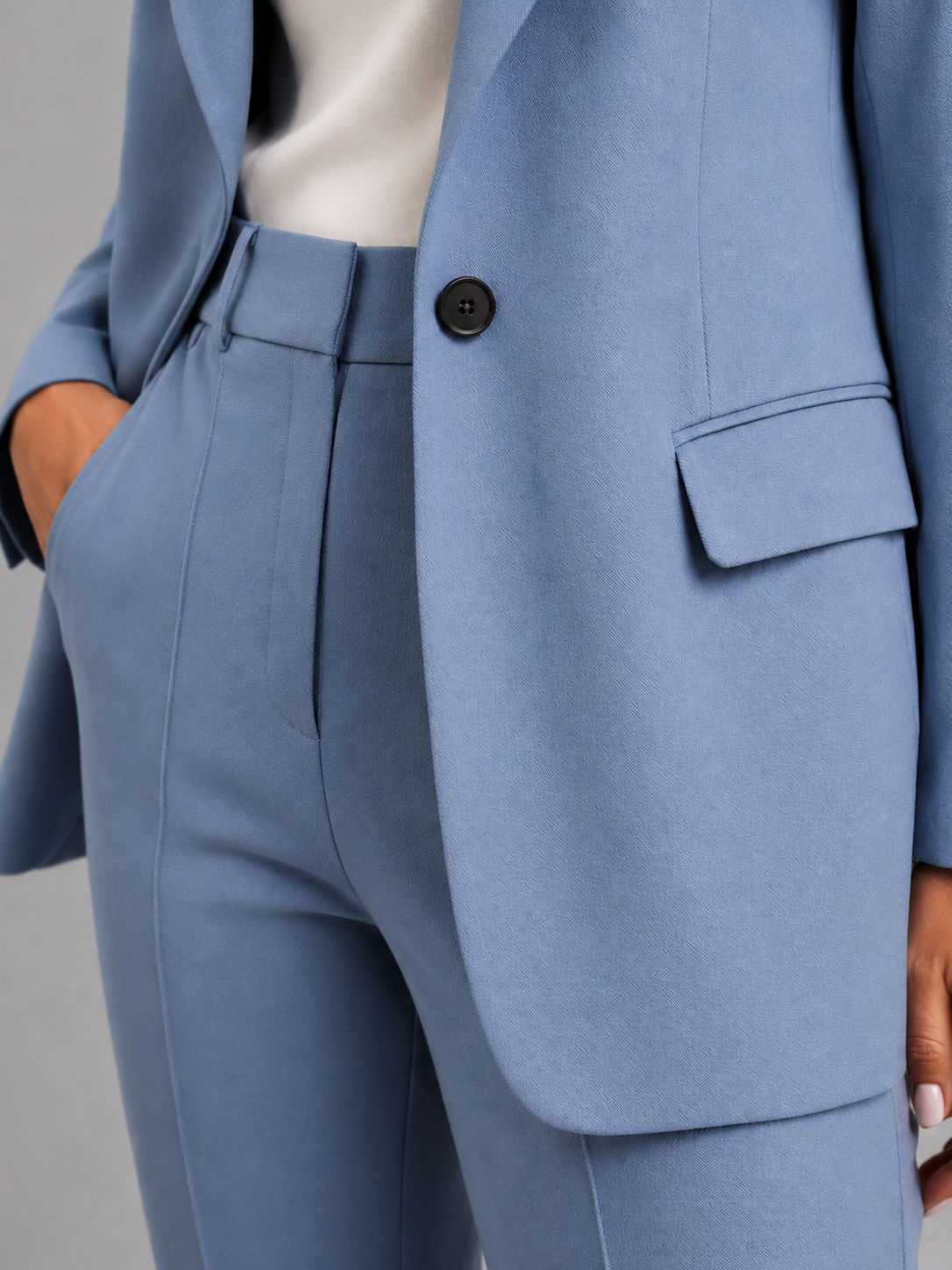 Women’s Tailored Blazer and Straight-Leg Pants Set